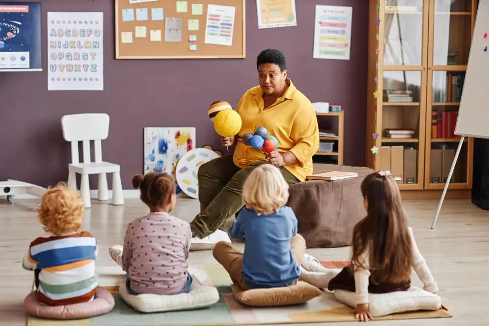 Montessori_Classroom_Teacher